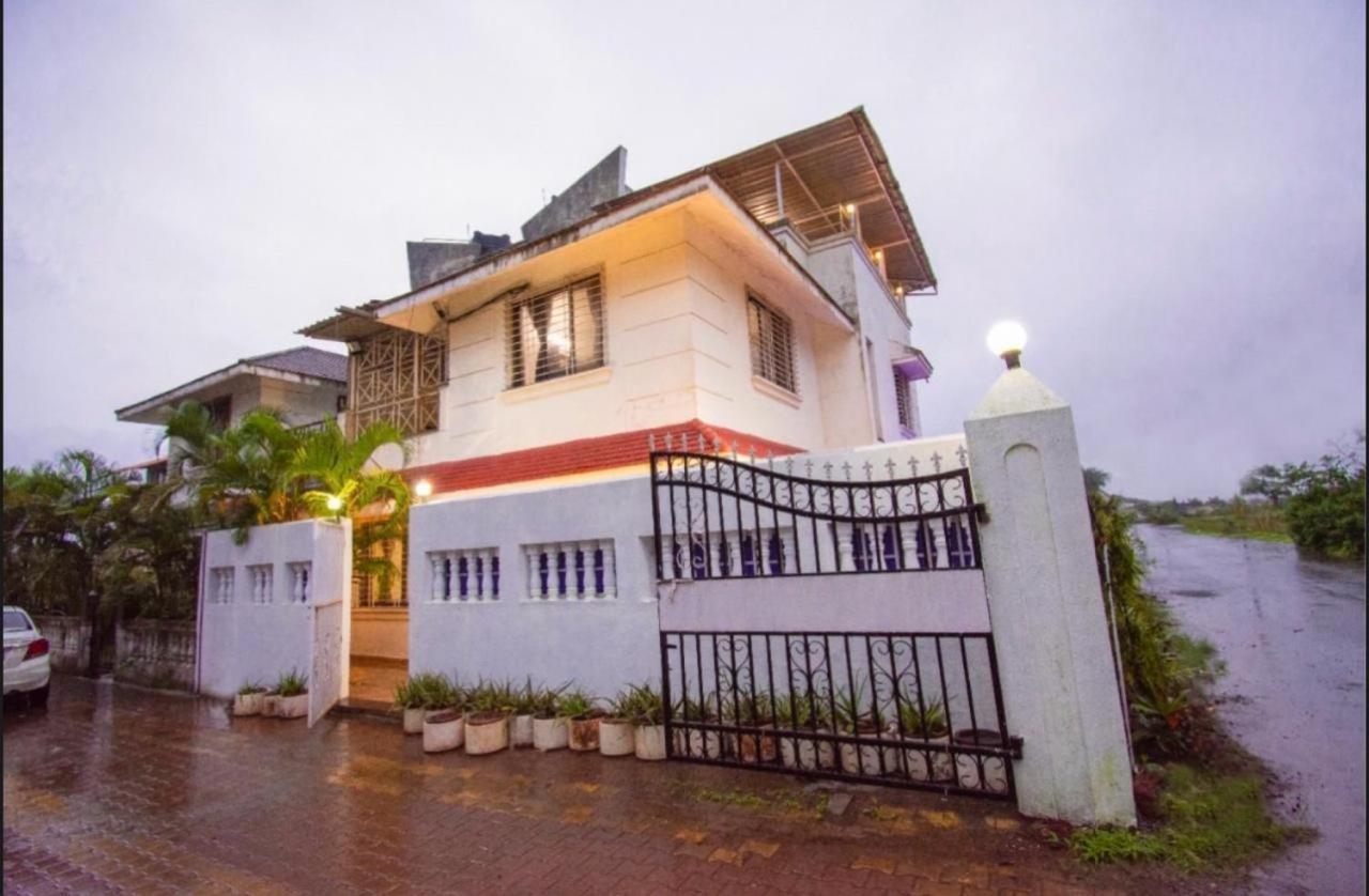 Laughtale Villa 4Bhk Swimming Pool Lonavala Exteriör bild